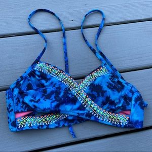 Pink Victoria’s Secret bikini top